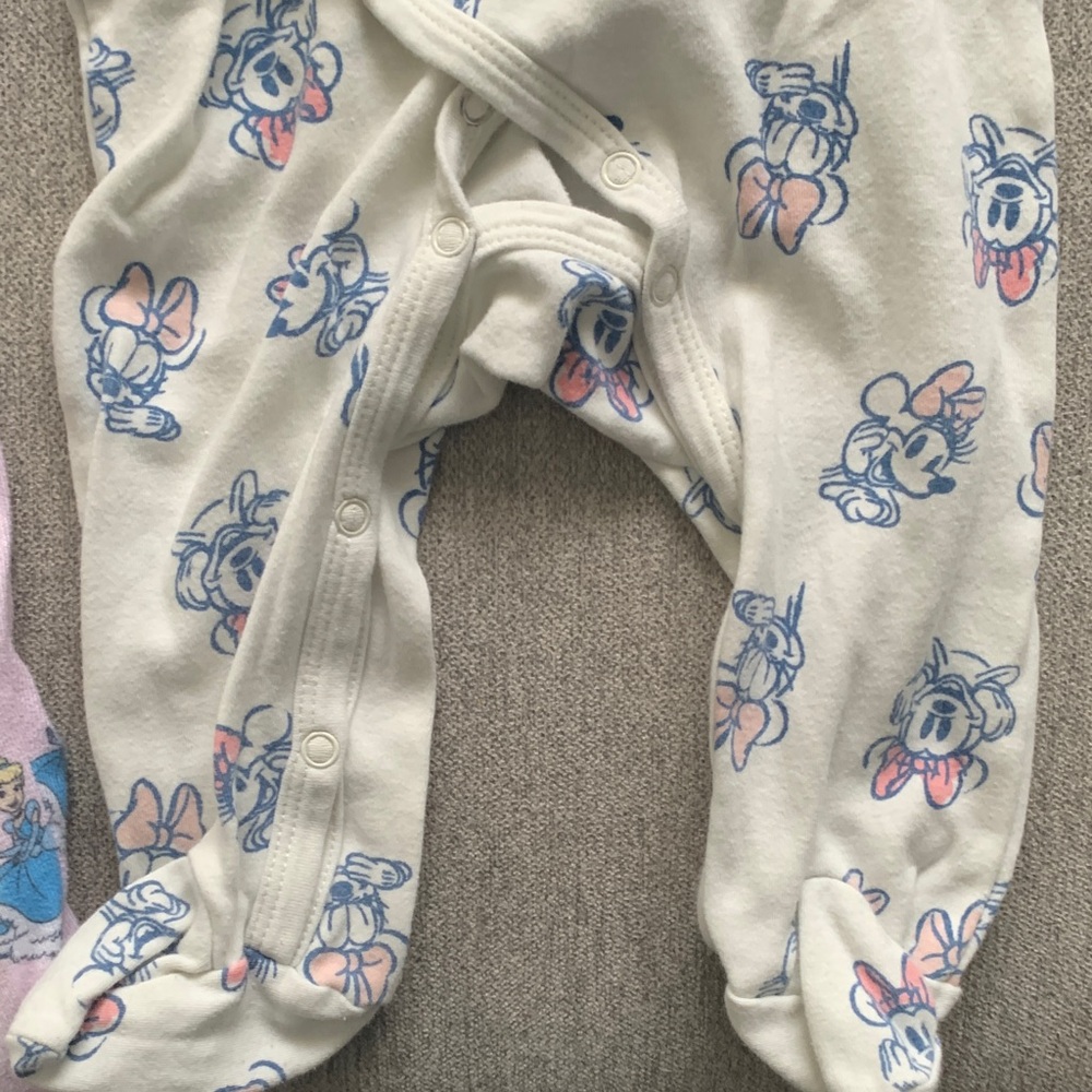 Disney baby 6-9 month One Piece Pajamas - Pink and Cream Minnie Mouse princess - Picture 5 of 7